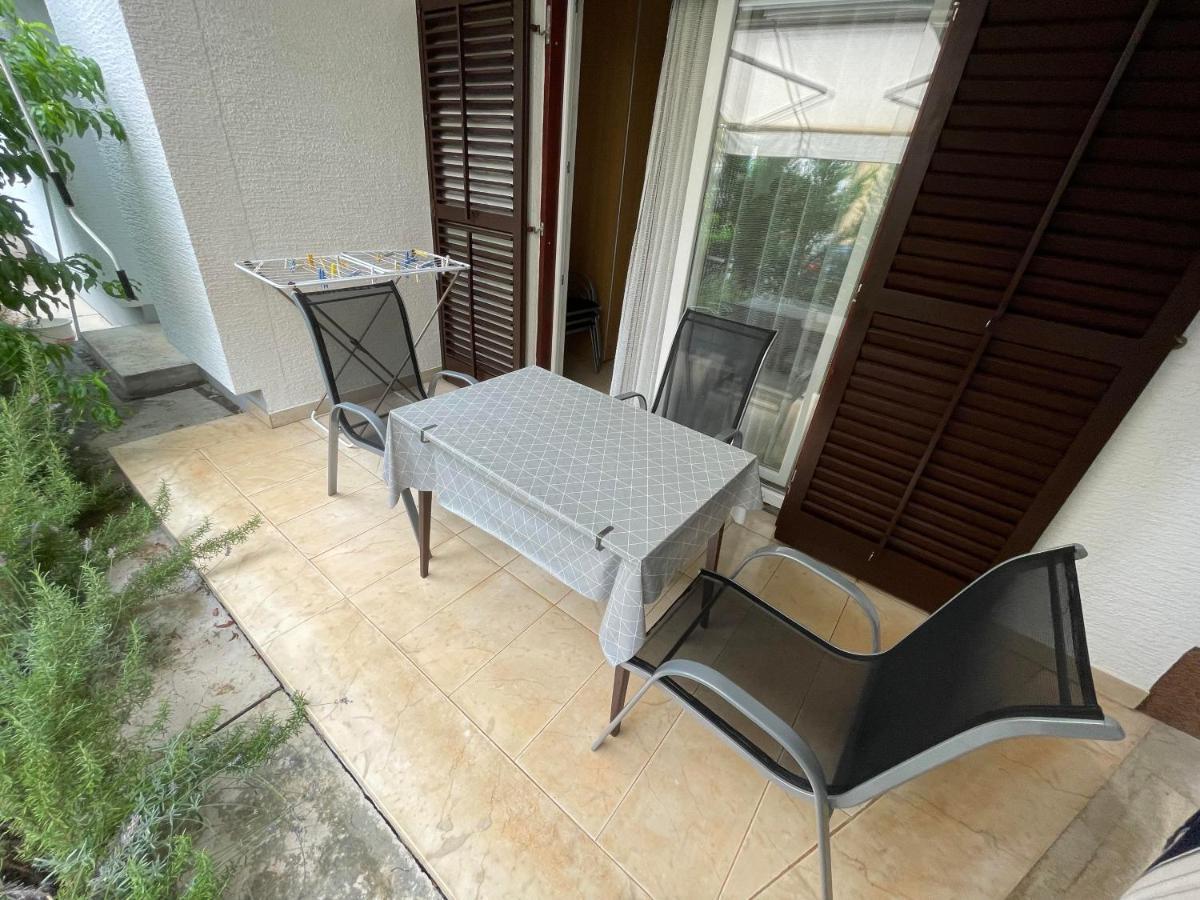 Iva Apartments Novigrad  Exterior photo